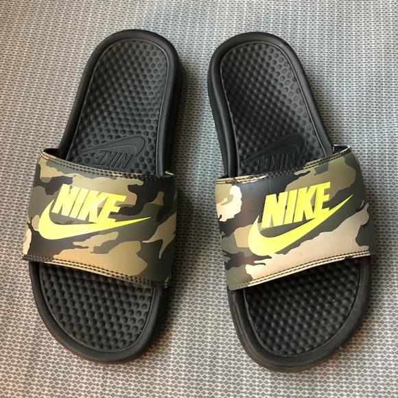 camo nike sliders